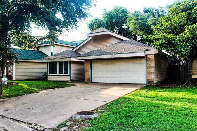 Foto del edificio - 19734 Lake Hollow Ln