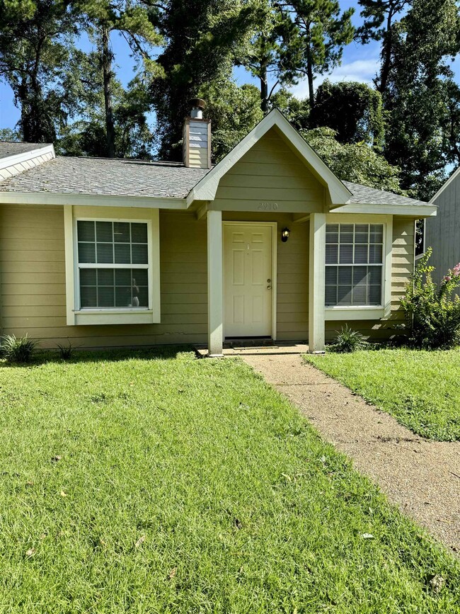 Building Photo - 2910 Richview Park Cir W