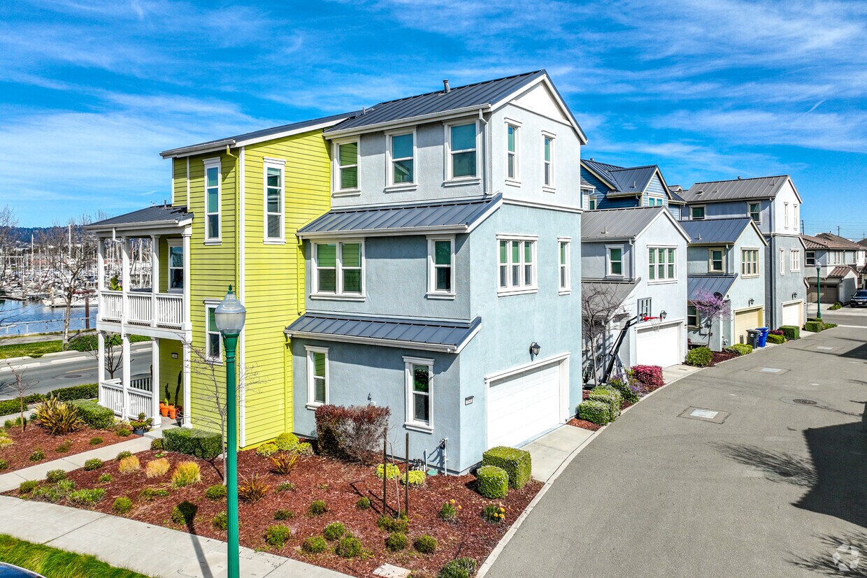 1551 Buena Vista Apartments in Alameda, CA