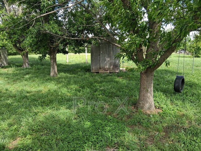 Foto del edificio - 910 Sands Rd