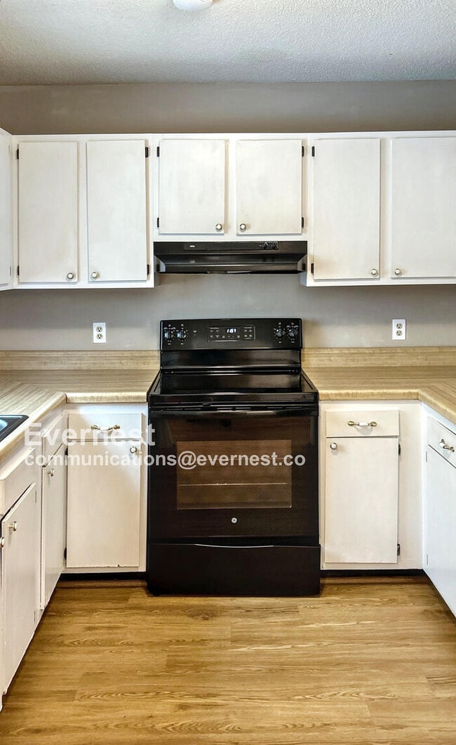 Building Photo - 1524 Township Cir