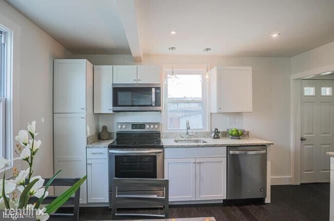 Building Photo - 4 br, 2 bath House - 202 Oak Ave