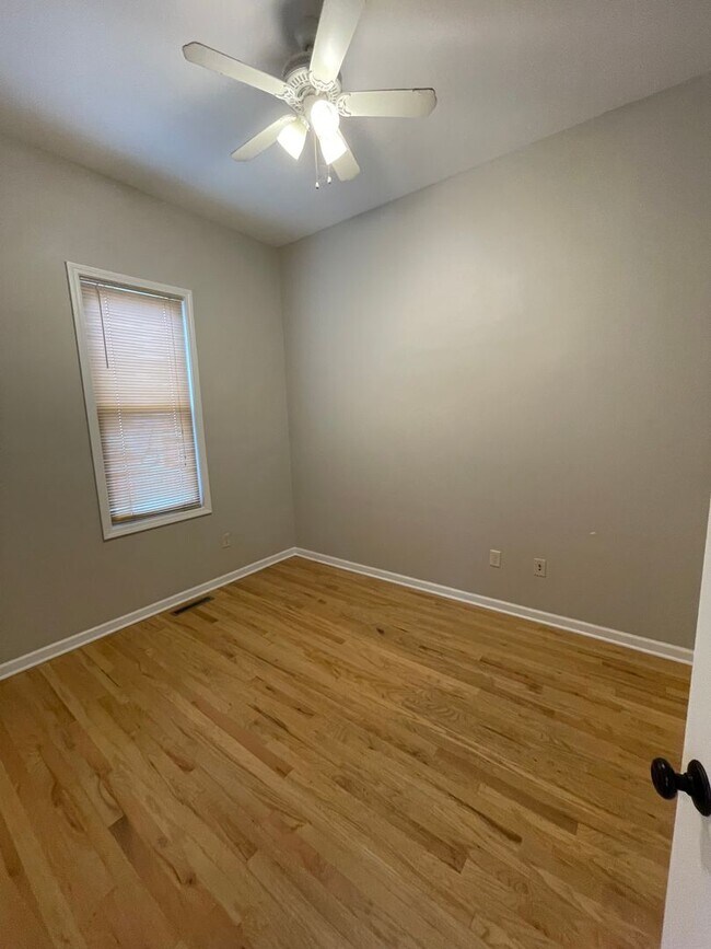 Foto del edificio - 2362 S Howell Ave
