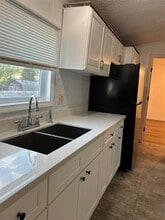 Building Photo - 10014 Cedar Landing Dr