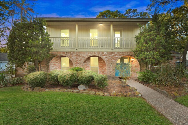 Foto del edificio - 3838 Glenheather Dr