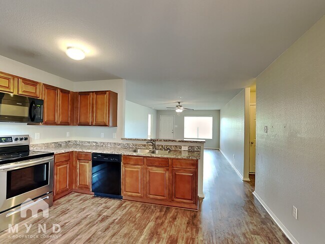 Building Photo - 936 Pinehurst Loop