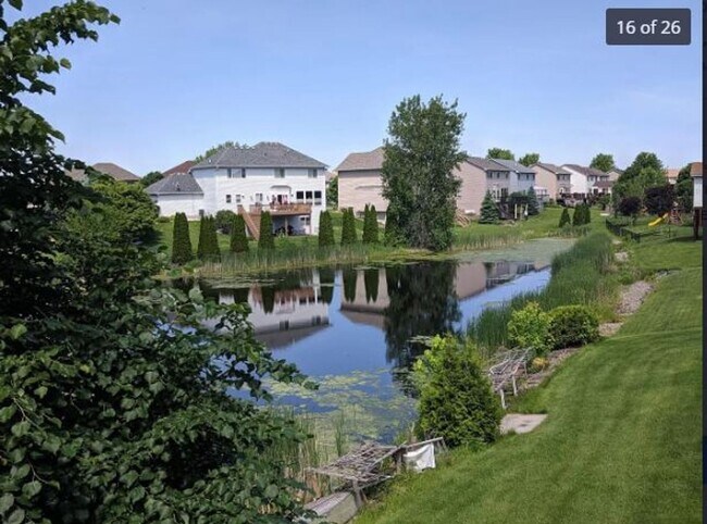 Foto del edificio - Spacious 4bed 3.5bath Single Family Home i...