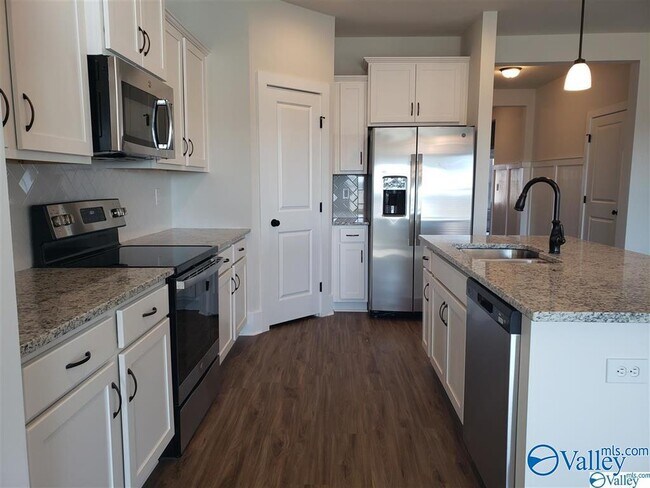 Foto del edificio - 182 Cherry Laurel Dr