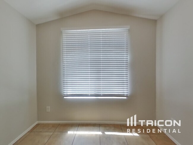 Foto del edificio - 3426 W Wayland Dr