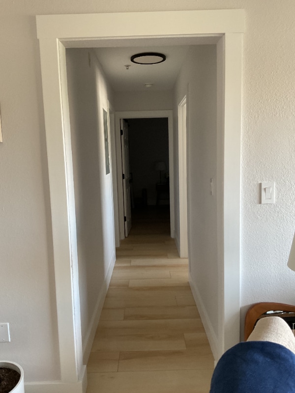 Building Photo - 406 W Azeele St