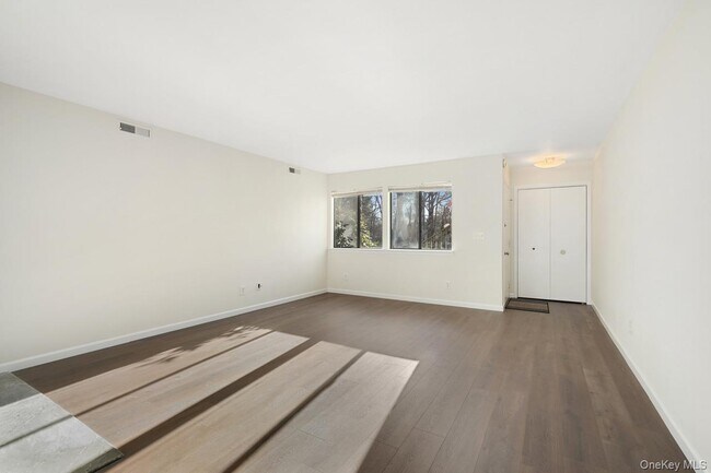 Foto del edificio - 157 Stonemeadow Dr