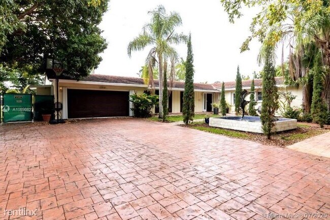 Foto del edificio - 16100 SW 88th Avenue Rd
