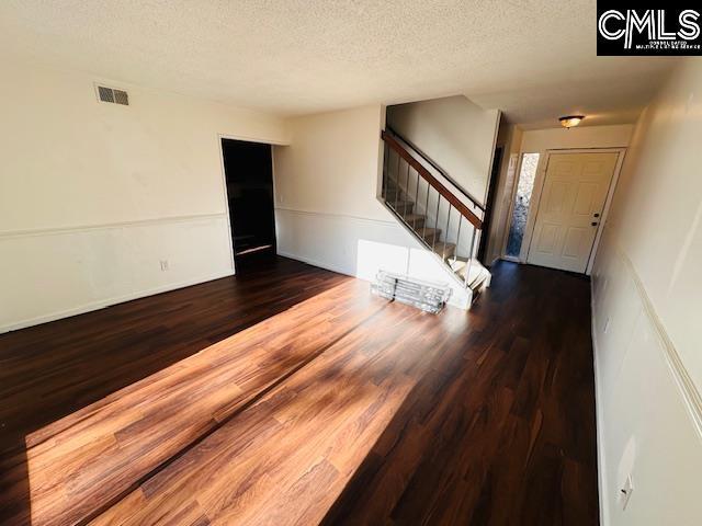 Foto del edificio - 209 Timber Ct