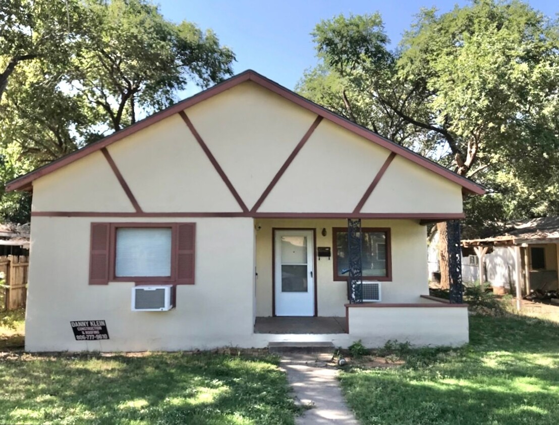 Foto principal - 2 bed 2 bath near Texas Tech University no...