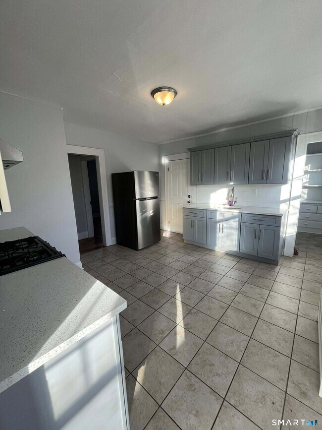 Foto del edificio - 102 Remington St