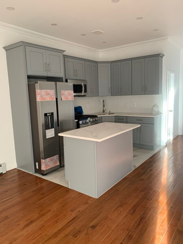 Foto del edificio - 573 Crescent St