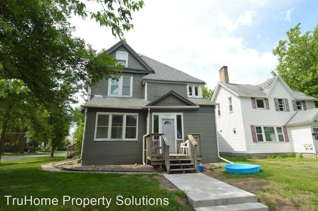 Building Photo - 522 S 5th St