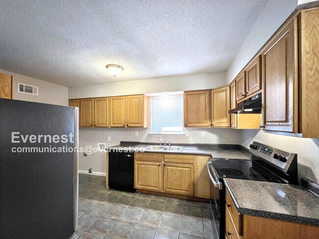 Foto del edificio - 3095 Forest Glen Dr