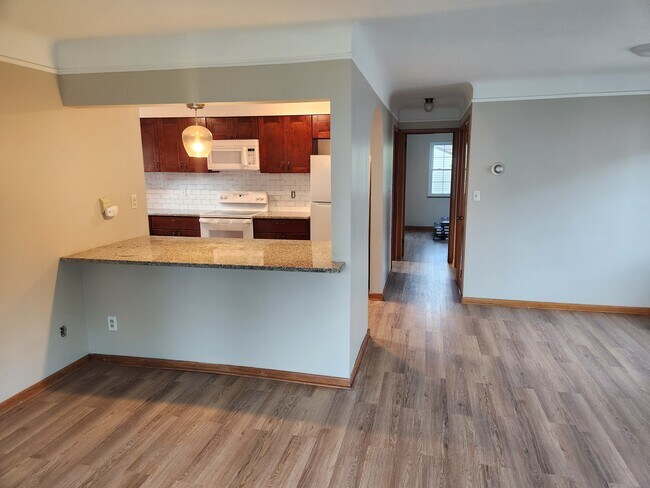 Foto del edificio - 7715 Kenton Ave