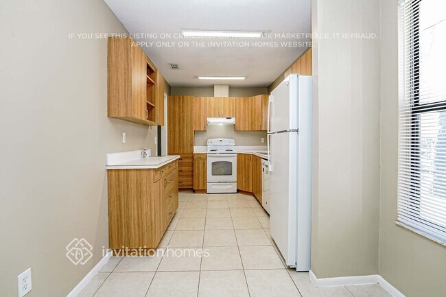 Foto del edificio - 1316 Wandering Oaks Dr