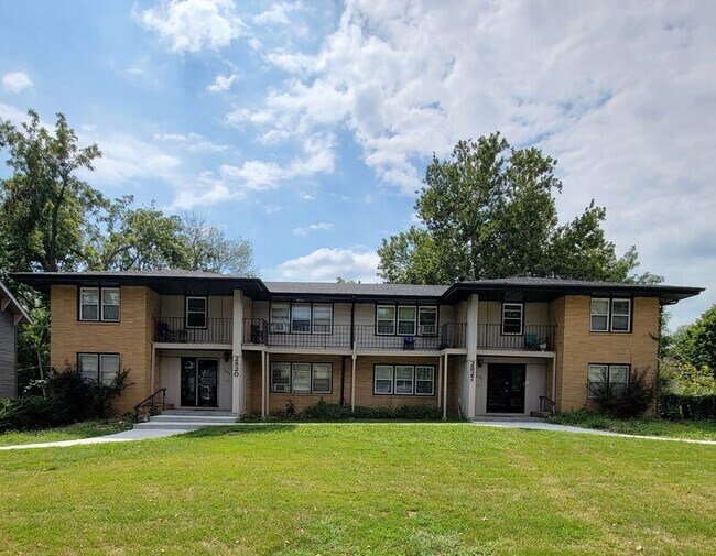 Building Photo - 2820-2822 Kingman Blvd