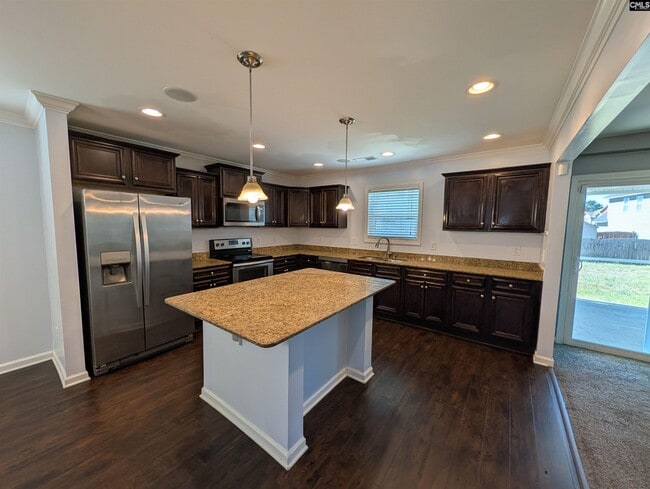 Building Photo - 13 Lillie Ln