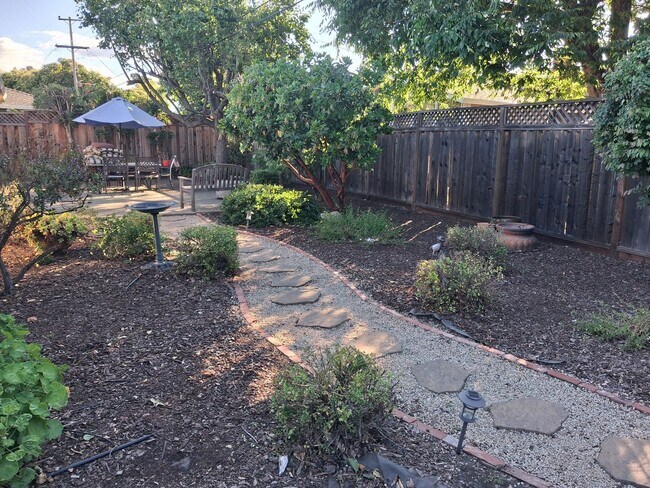 Building Photo - Great 3 Bed/2 Bath Home in a Great Neighborhood!