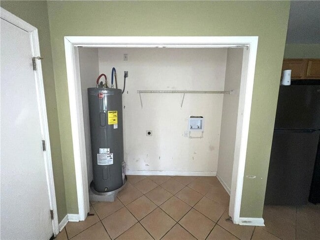 Building Photo - 8506 Valor Dr