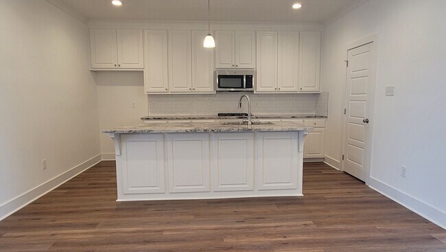 Foto del edificio - 4br home in Zachary only 2yrs old!