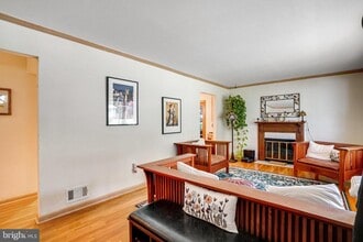Building Photo - 5605 Eastbourne Dr
