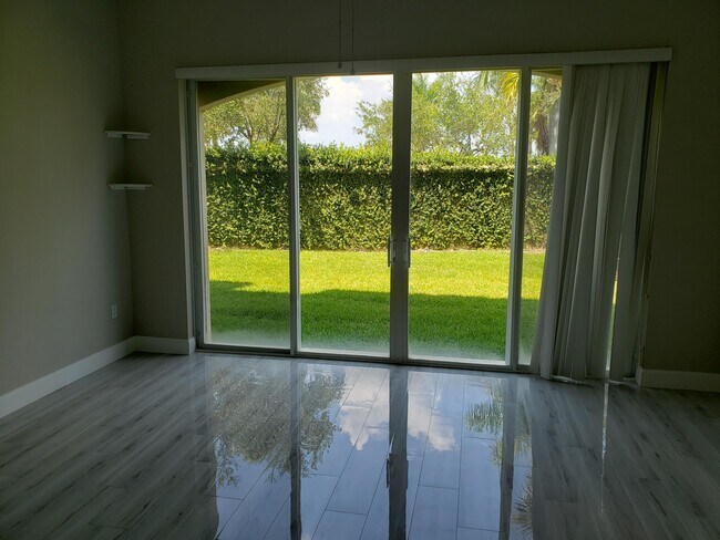Foto del edificio - 35 Harbour Isle Dr W