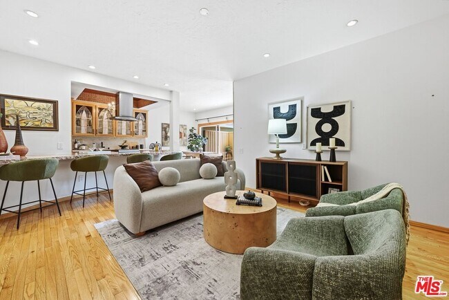 Foto del edificio - 612 S Barrington Ave