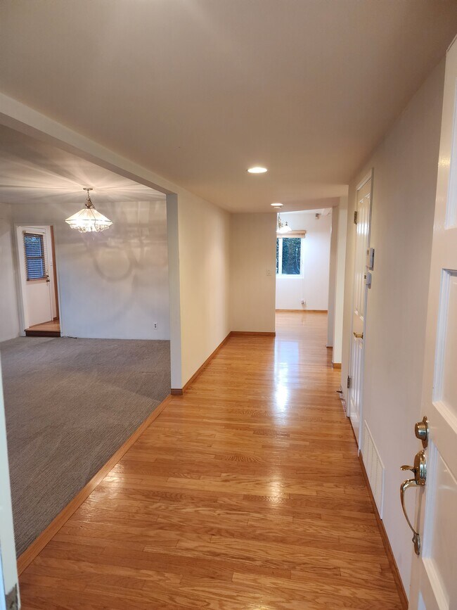 Front Entry - 5317 Carmelynn St