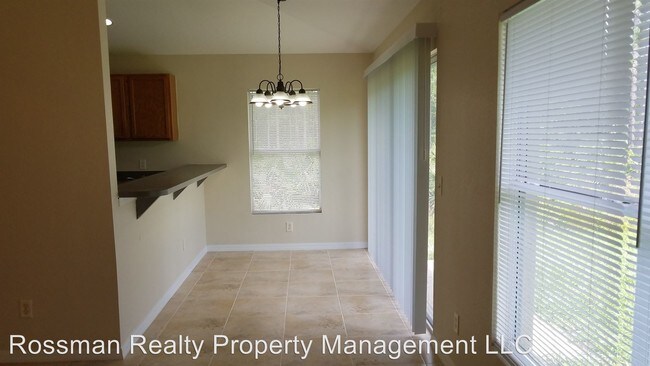 Foto del edificio - 328-328 Justice Ave