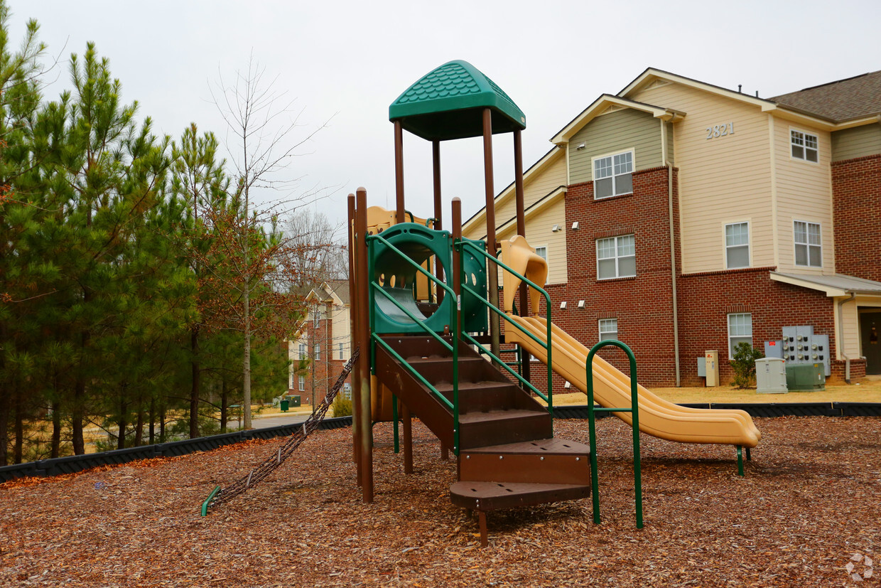 Foto del edificio - Glenbrook at Oxmoor Valley