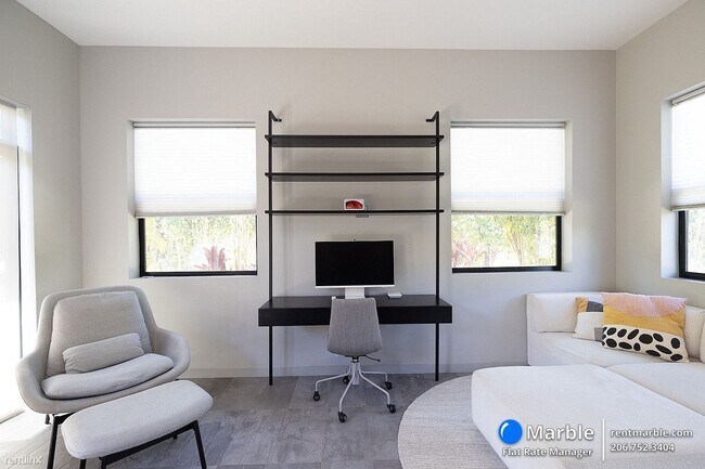 Building Photo - 1 br, 1 bath House - 1881 Kaahele Pl