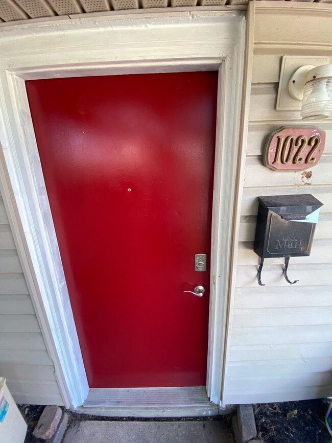 1022-1024 Holloway St - 1022-1024 Holloway St Apartment