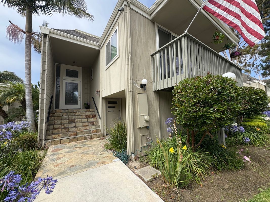 Foto principal - 16355 Wimbledon Ln