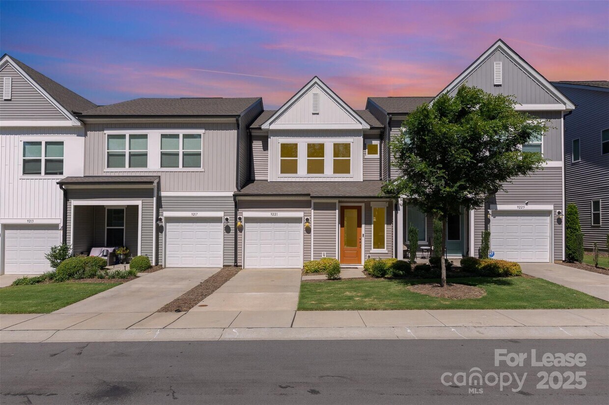 Foto principal - 9221 Widden Wy