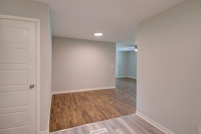 Foto del edificio - 4910 N Wallace Dr