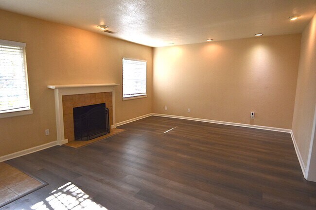 Building Photo - 1531 Mendocino Dr
