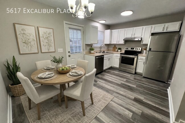 Foto del edificio - 5617 Excalibur Pl