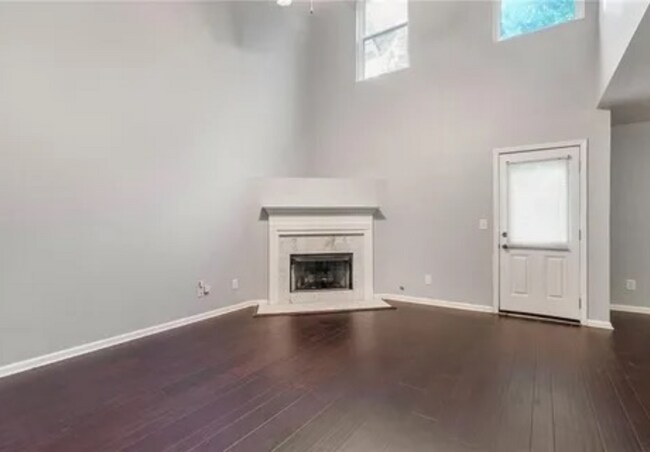 Foto del edificio - 5563 Windfall Ln