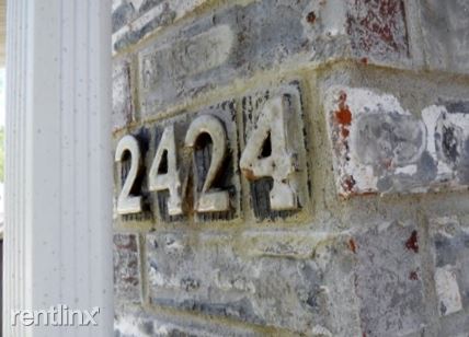Building Photo - 2424 N Kellett Ave