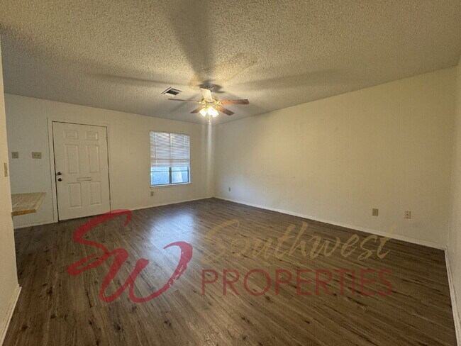 Foto del edificio - Move in Ready 2 bedroom 1 bath apartment -...