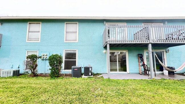 Building Photo - Charming 2 BEDROOM 1 BATHROOM Condo in Orl...