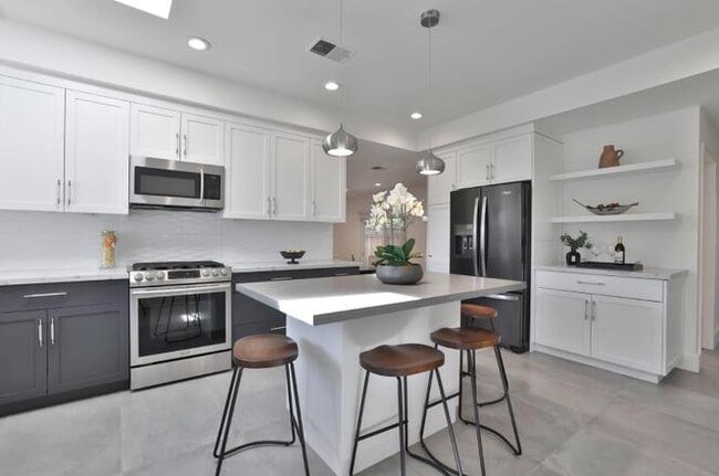 Building Photo - 5953 Shawcroft Dr