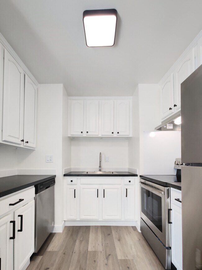 Foto del edificio - 334 N Livermore Ave