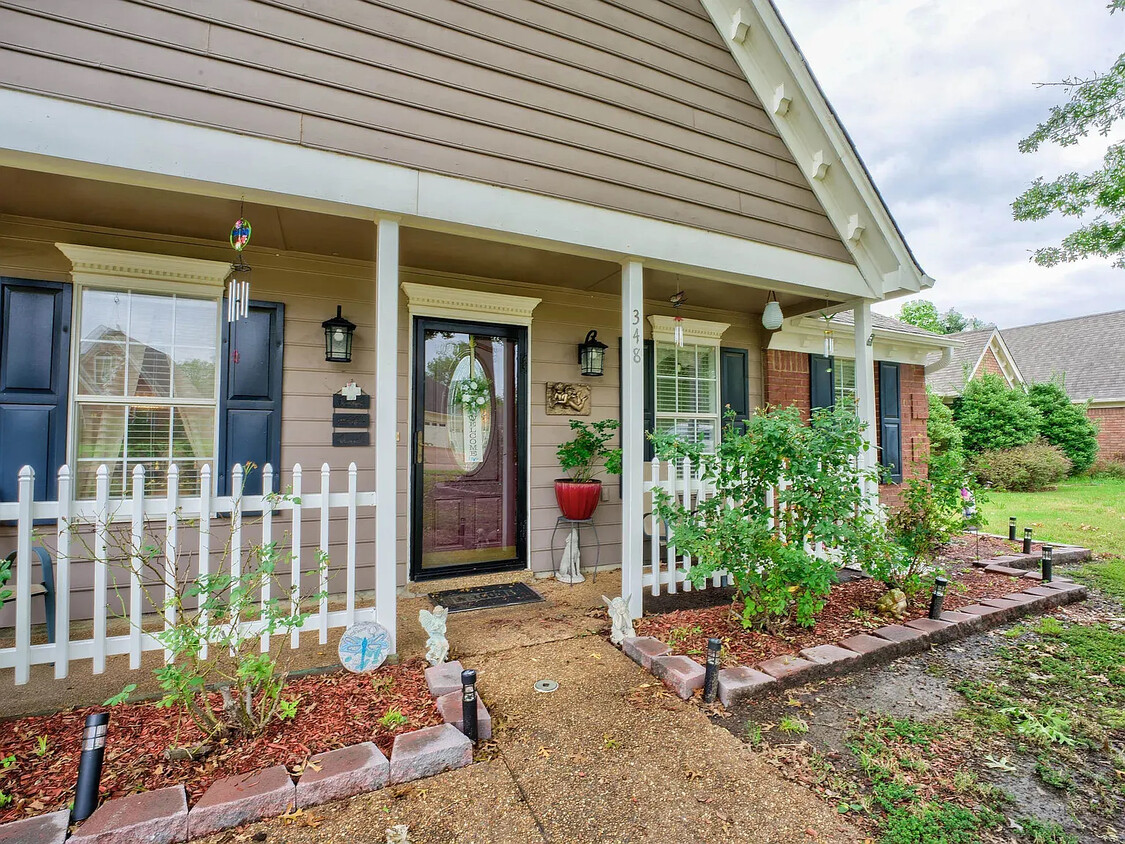 Front Porch - 348 Wolf Run Rd