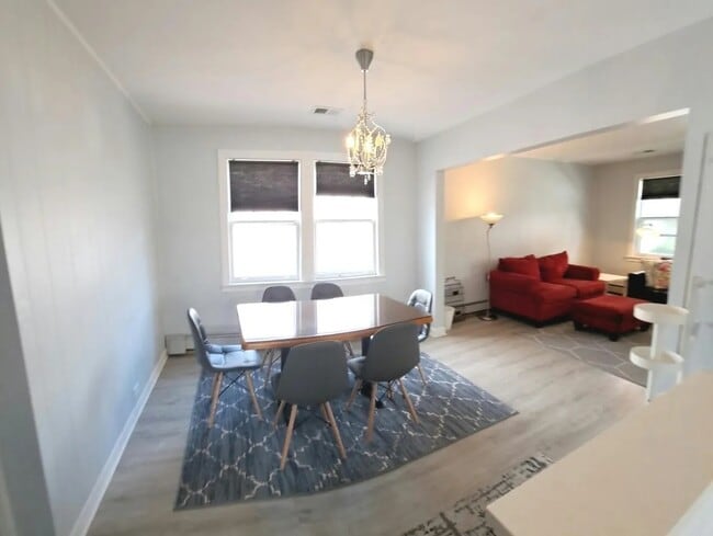 Foto del edificio - 8700 Trumbull Ave